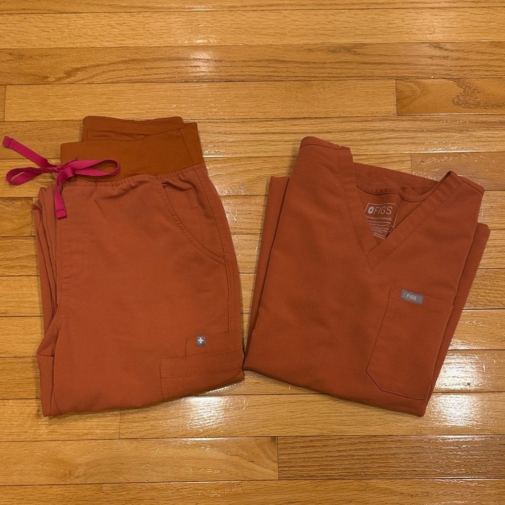 Figs women’s scrub set